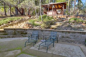 Cabin w/ Hot Tub - 4 Mi to Calaveras Big Trees!