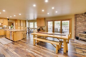 Cabin w/ Hot Tub - 4 Mi to Calaveras Big Trees!