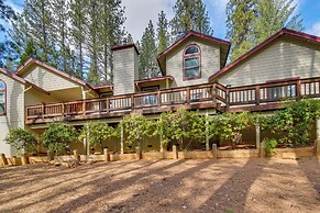 Cabin w/ Hot Tub - 4 Mi to Calaveras Big Trees!
