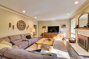 Cabin w/ Hot Tub - 4 Mi to Calaveras Big Trees!