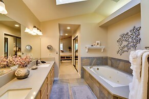 Cabin w/ Hot Tub - 4 Mi to Calaveras Big Trees!