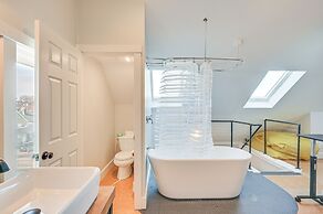 Bright & Pet-friendly Home: 2 Mi to Harvard Square