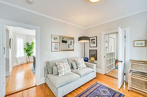 Bright & Pet-friendly Home: 2 Mi to Harvard Square