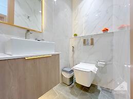 Luxury 1B With Balcony in Blue Wave Tower Dubai