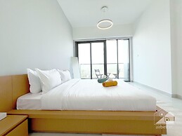 Luxury 1B With Balcony in Blue Wave Tower Dubai