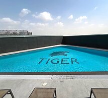 Luxury 1B With Balcony in Blue Wave Tower Dubai