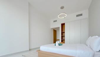 Luxury 1B With Balcony in Blue Wave Tower Dubai