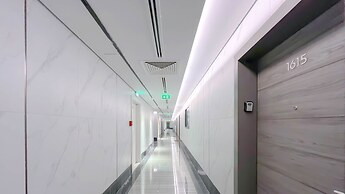 Luxury 1B With Balcony in Blue Wave Tower Dubai