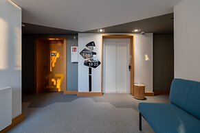 Marynarska Modern Apartment by Renters