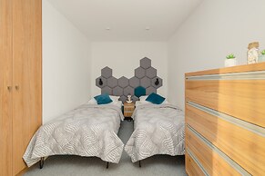Marynarska Modern Apartment by Renters