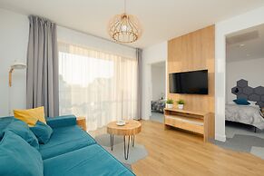 Marynarska Modern Apartment by Renters