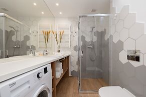 Marynarska Modern Apartment by Renters