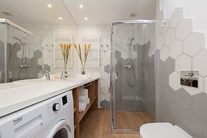 Marynarska Modern Apartment by Renters
