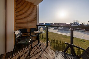 Marynarska Modern Apartment by Renters