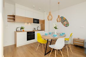 Marynarska Modern Apartment by Renters