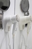 Marynarska Modern Apartment by Renters