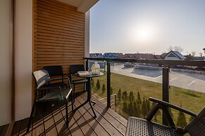 Marynarska Modern Apartment by Renters