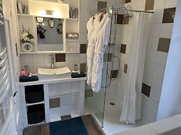 Le Clos Romantic