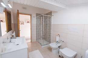 Apartment With Terrace Overlooking the sea - air Conditioned - Wi-fi