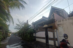 OYO 93723 Vj Sweethome Syariah
