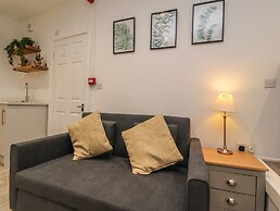 Basement Flat 43