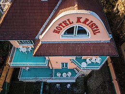 Kristal Hotel