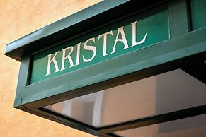 Kristal Hotel
