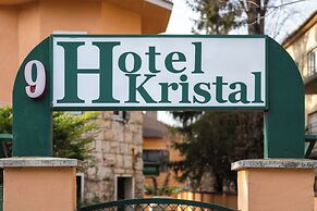 Kristal Hotel