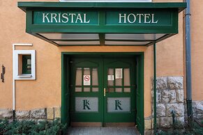 Kristal Hotel