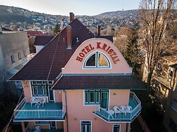Kristal Hotel