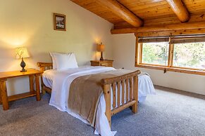 The Lindsay Lodge & Restaurant