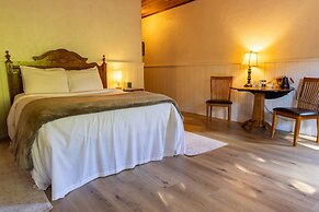 The Lindsay Lodge & Restaurant