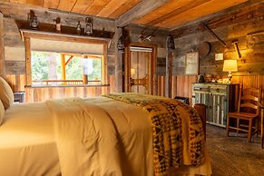 The Lindsay Lodge & Restaurant