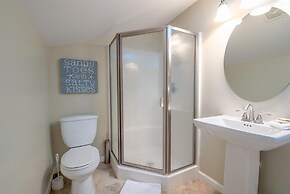 9 G, Two Bedroom Condo