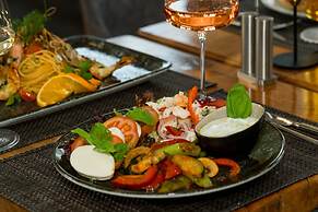 ROCA Restaurant & Hotel
