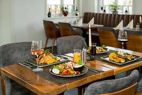 ROCA Restaurant & Hotel