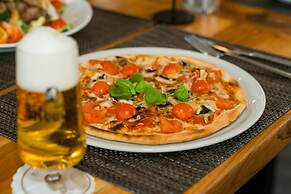 ROCA Restaurant & Hotel