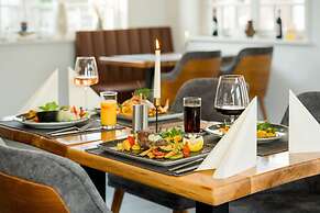 ROCA Restaurant & Hotel