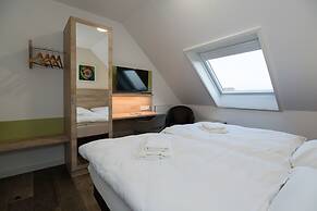ROCA Restaurant & Hotel