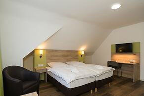 ROCA Restaurant & Hotel