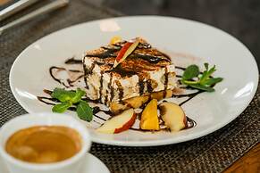 ROCA Restaurant & Hotel