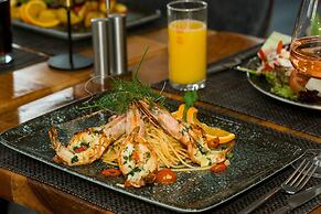 ROCA Restaurant & Hotel