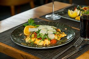 ROCA Restaurant & Hotel