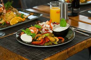 ROCA Restaurant & Hotel