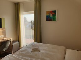 ROCA Restaurant & Hotel