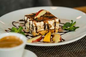 ROCA Restaurant & Hotel