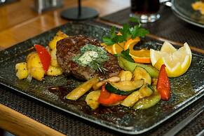 ROCA Restaurant & Hotel