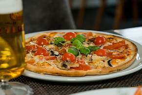 ROCA Restaurant & Hotel