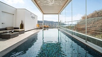 Busan Nunuhouse Poolvilla Pension