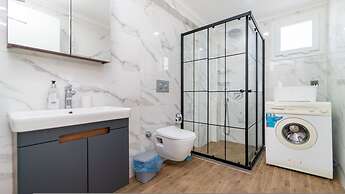 Huge Triplex Villa w Pool and Garden in Fethiye